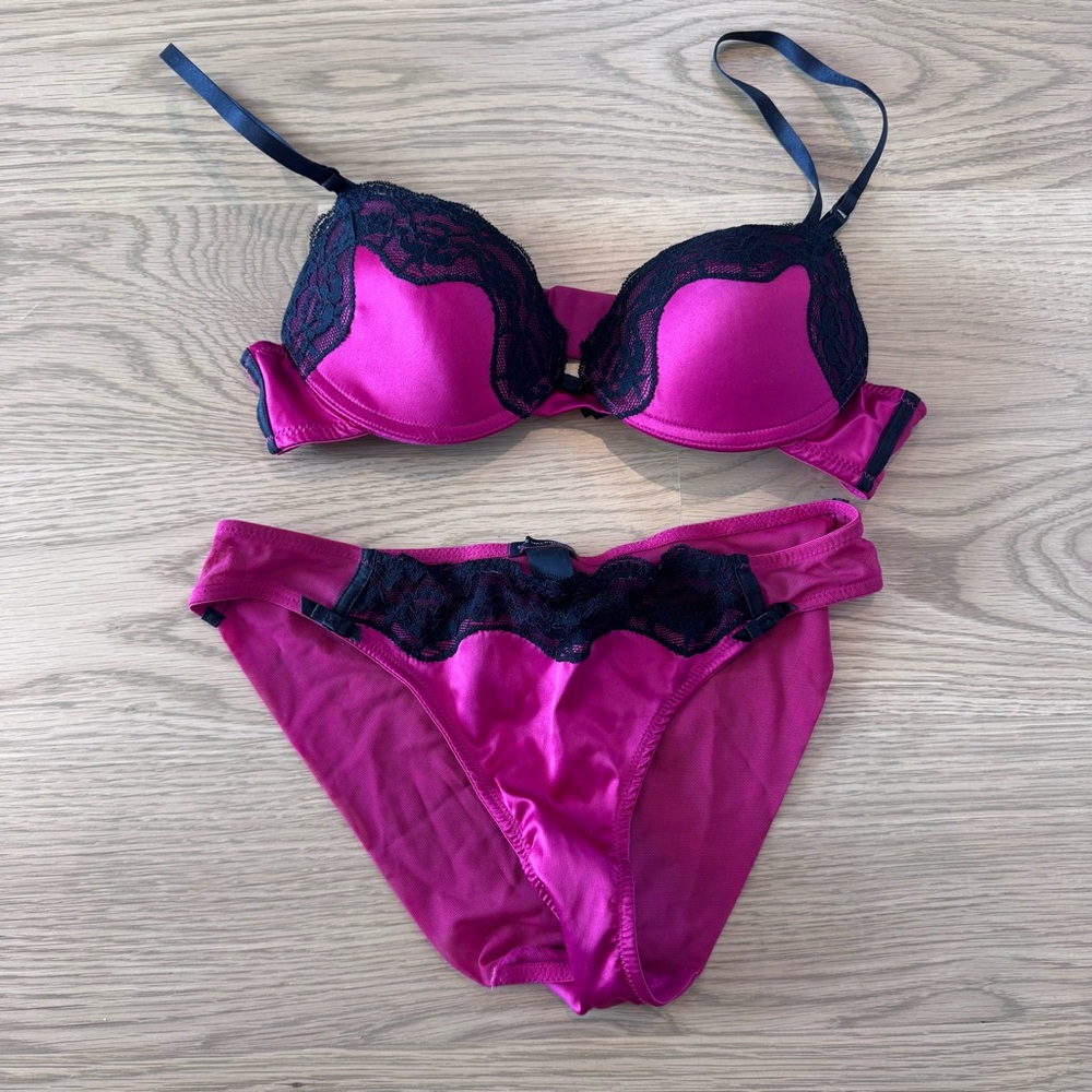 NWOT Elle MacPherson intimates set